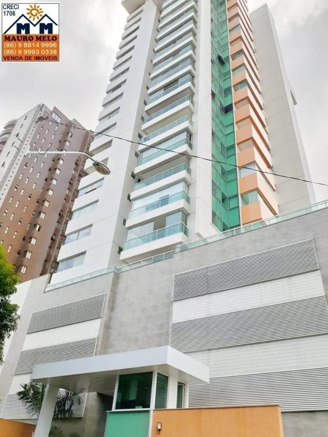 Apartamento à venda com 4 quartos, 227m² - Foto 1