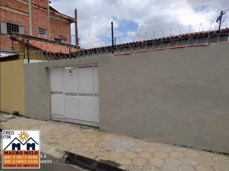 Casa à venda com 3 quartos, 160m² - Foto 1